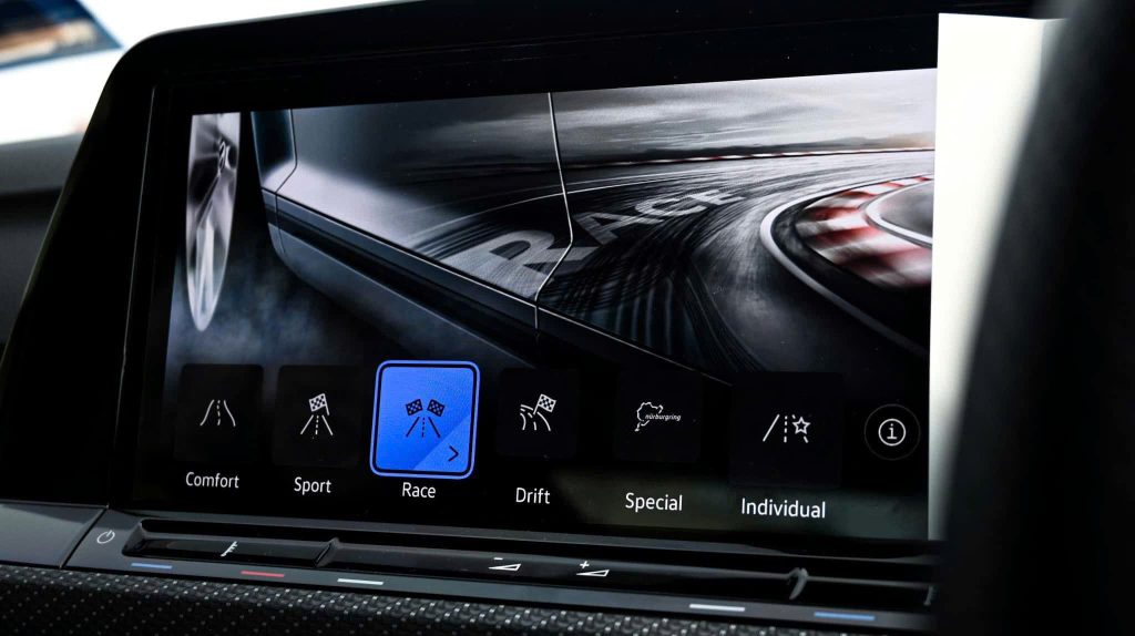 VOLKSWAGEN GOLF 2025 17 VOLKSWAGEN GOLF 2025