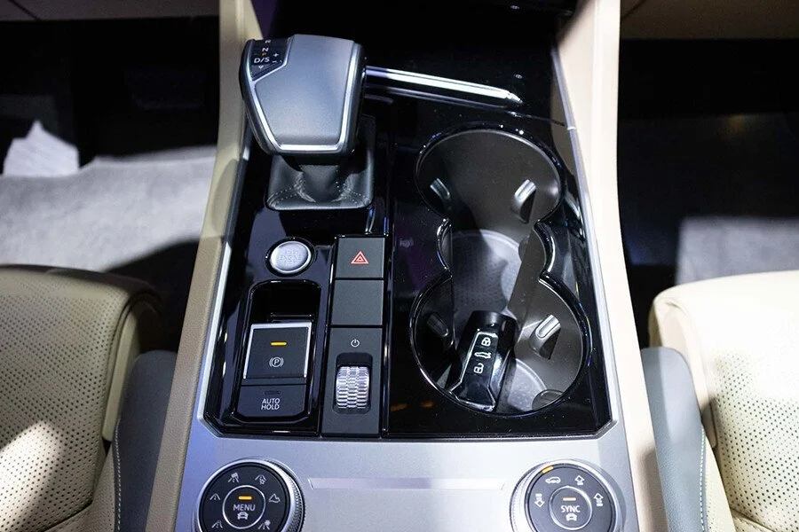 Volkswagen Touareg 2.6L - Hình 16 Volkswagen Touareg 2.6L - Hình 16