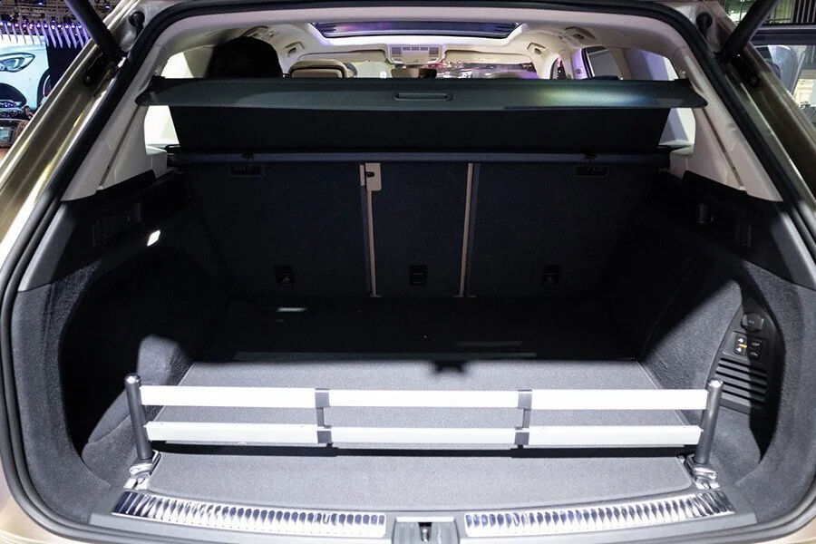 Volkswagen Touareg 2.6L - Hình 18 Volkswagen Touareg 2.6L - Hình 18