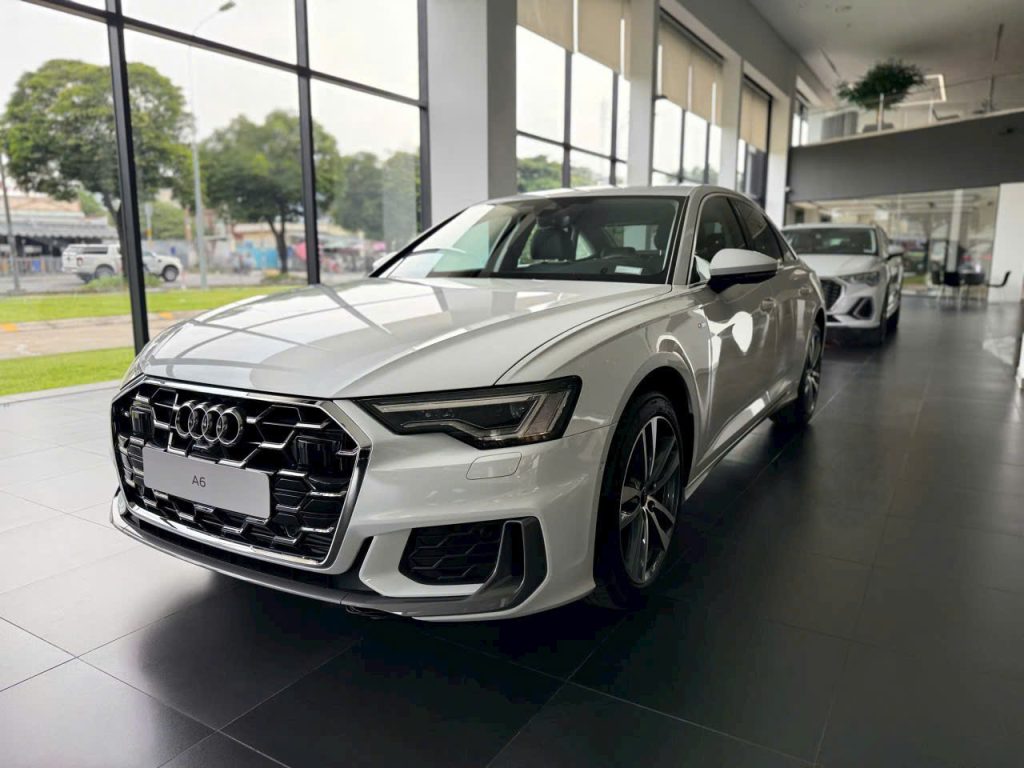 Audi A6 SEDAN