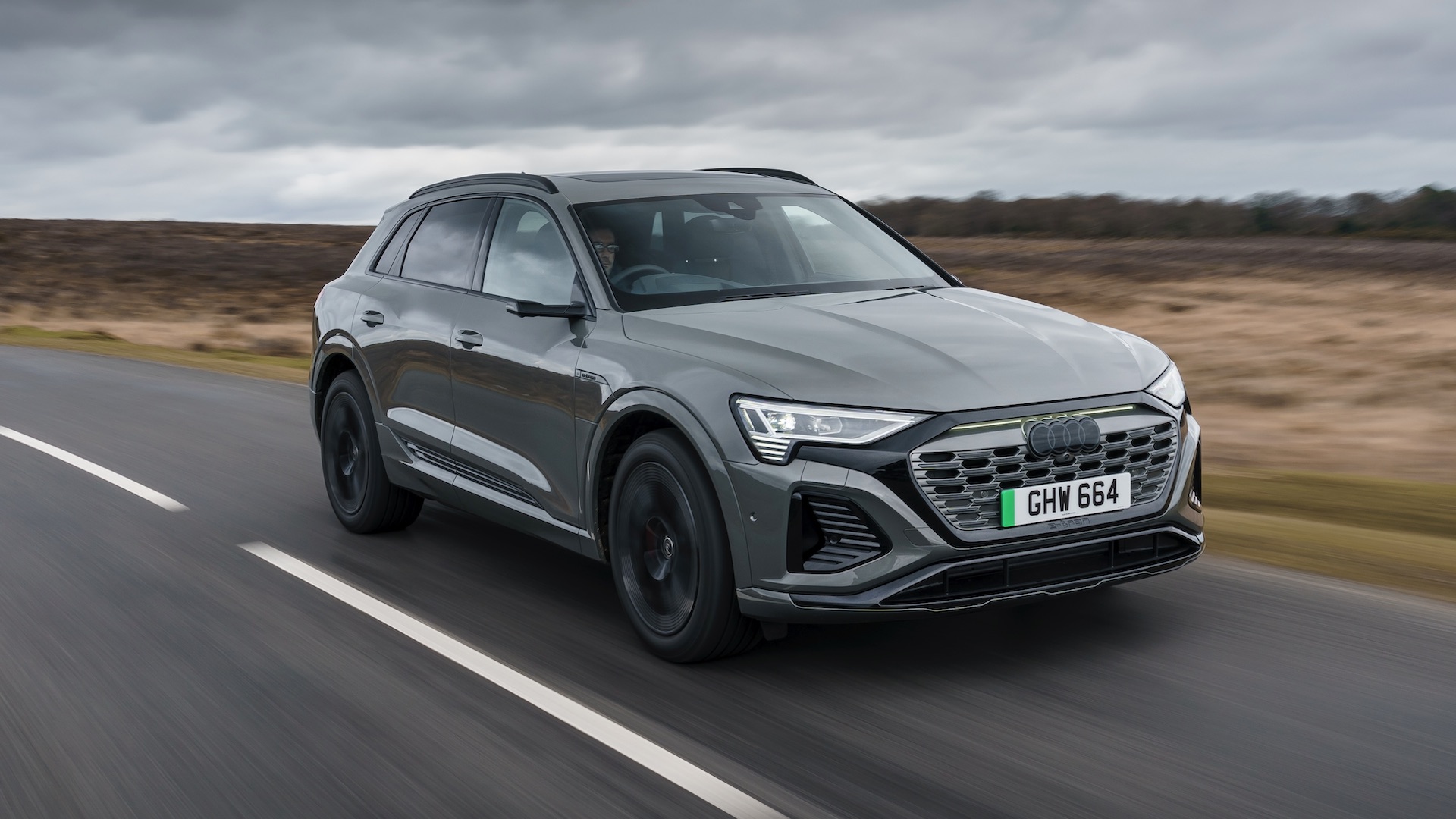 Khám Phá Đẳng Cấp Mới của SUV Điện - Đánh Giá Chi Tiết về Audi Q8 e-tron 2025 Tại Việt Nam