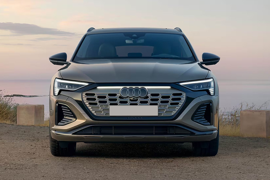 Khám Phá Đẳng Cấp Mới của SUV Điện - Đánh Giá Chi Tiết về Audi Q8 e-tron 2025 Tại Việt Nam